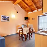 Апартаменты La - *