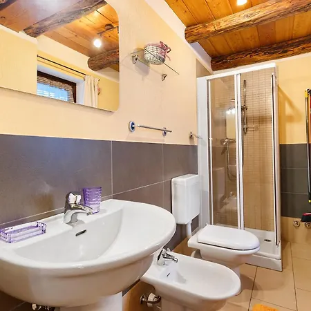 Apartment La - *
