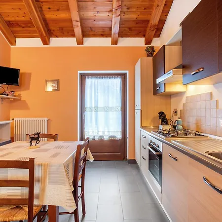 Apartment La - *